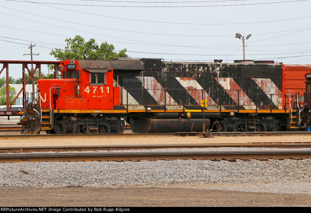 CN 4711